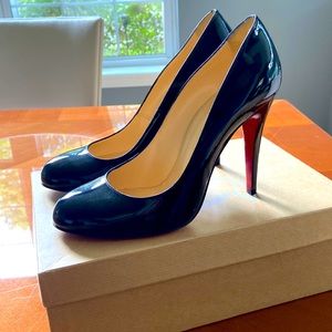 100% authentic Christian Louboutin Ron Ron patent pumps.